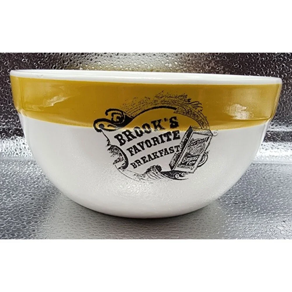 Williams-Sonoma Breakfast Bowl Soup/Cereal/Salad Yellow Rim